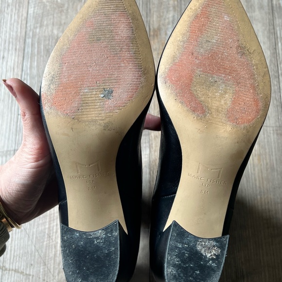 Marc Fisher Taci Pointy Toe Ankle Bootie Black Leather Size 8 - Picture 7 of 9